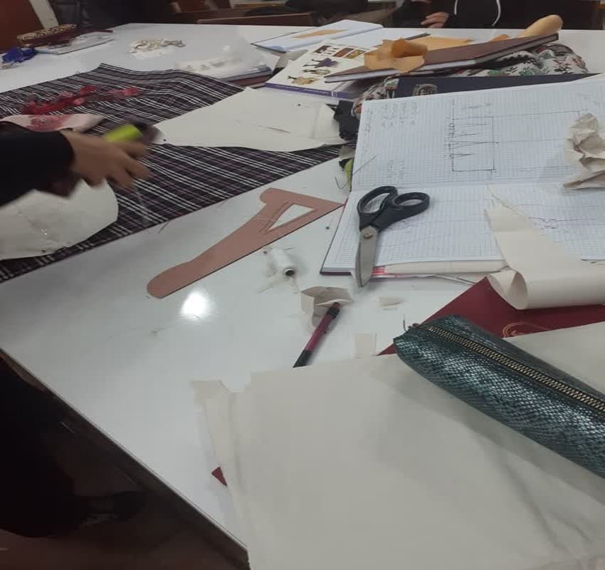فعالیت عملی هنرجویان رشته طراحی دوخت